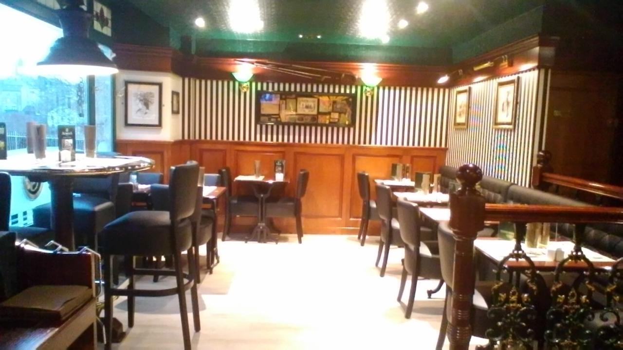 Hotel Jeanne D'Arc Saint-Chély-dʼApcher Екстериор снимка
