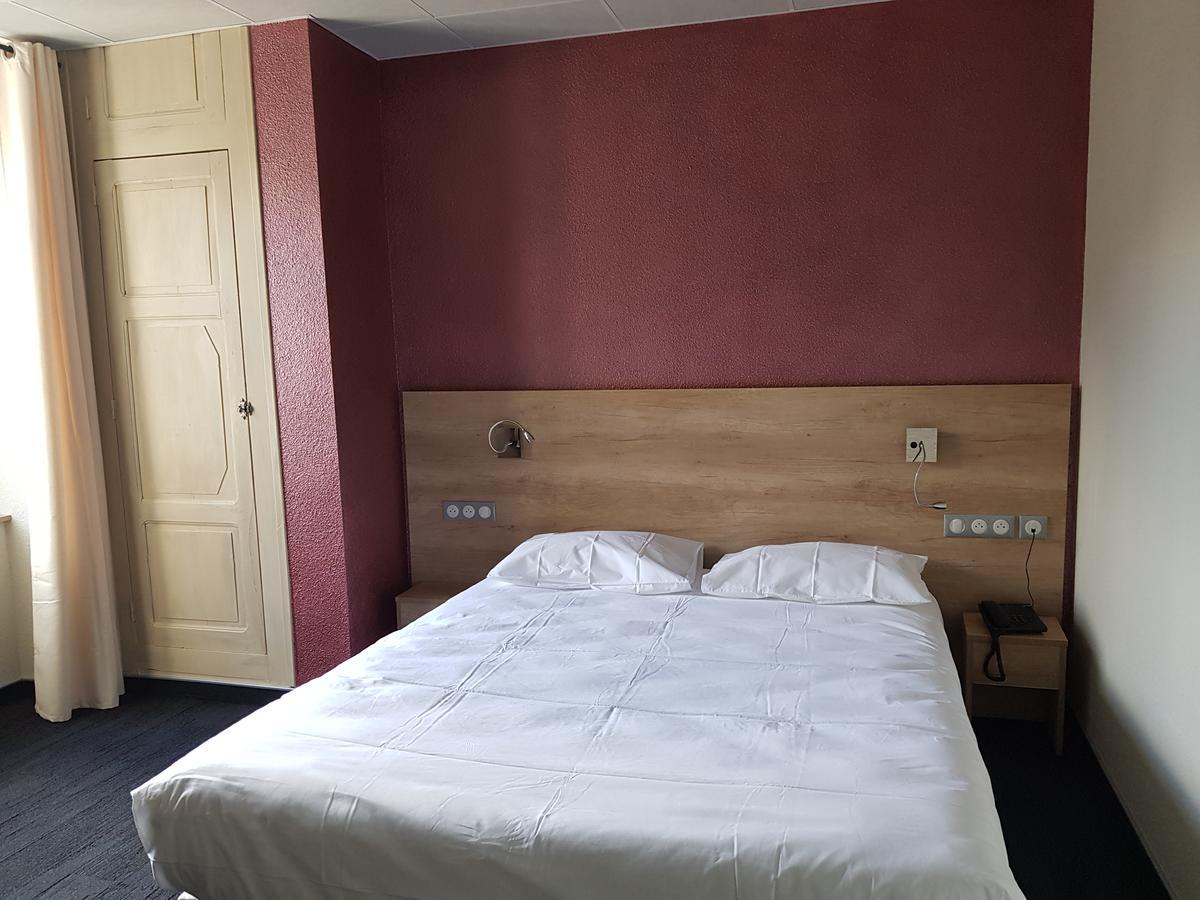 Hotel Jeanne D'Arc Saint-Chély-dʼApcher Екстериор снимка