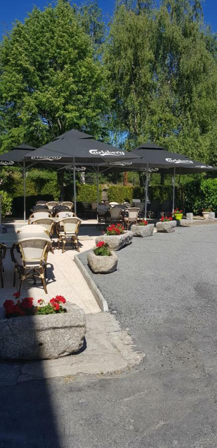 Hotel Jeanne D'Arc Saint-Chély-dʼApcher Екстериор снимка
